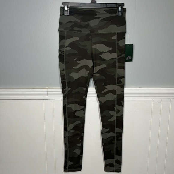 Wild fable camo high rise leggings size Small - Picture 4 of 5